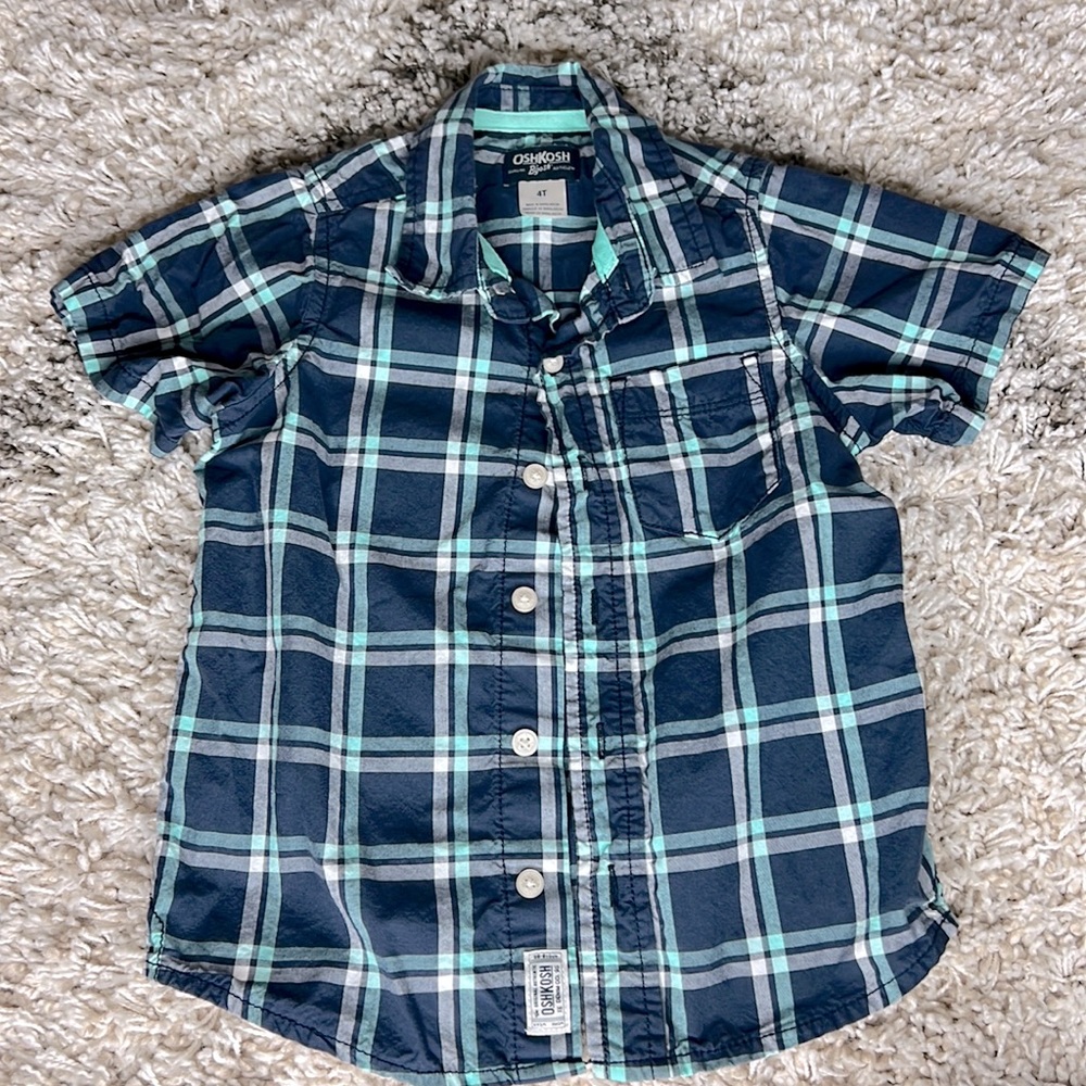 Oshkosh B’gosh 4T button up navy blue short sleeve shirt